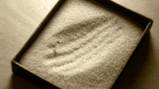 Madeleine-Abdruck im Sand Nr. 3