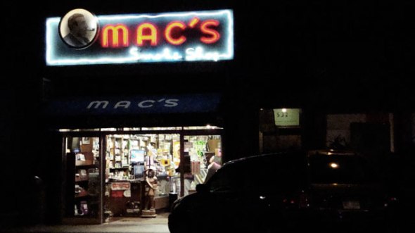 Mac's Smoke Shop